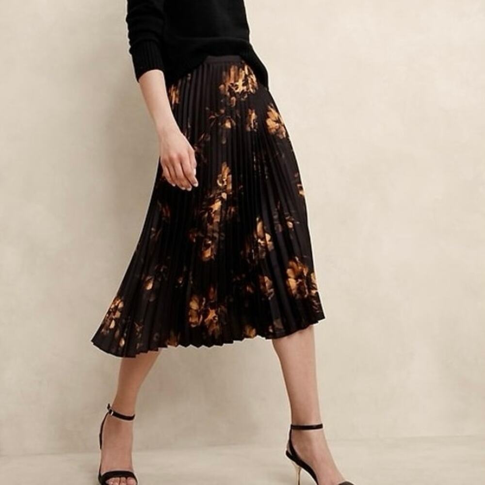 NWT $100 Banana Republic 8 Pleated Dark Floral MIDI Skirt Twee Career Old Money